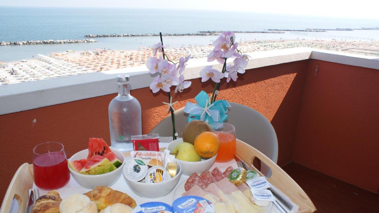 Hotel Palazzo Caveja Rimini Exteriör bild