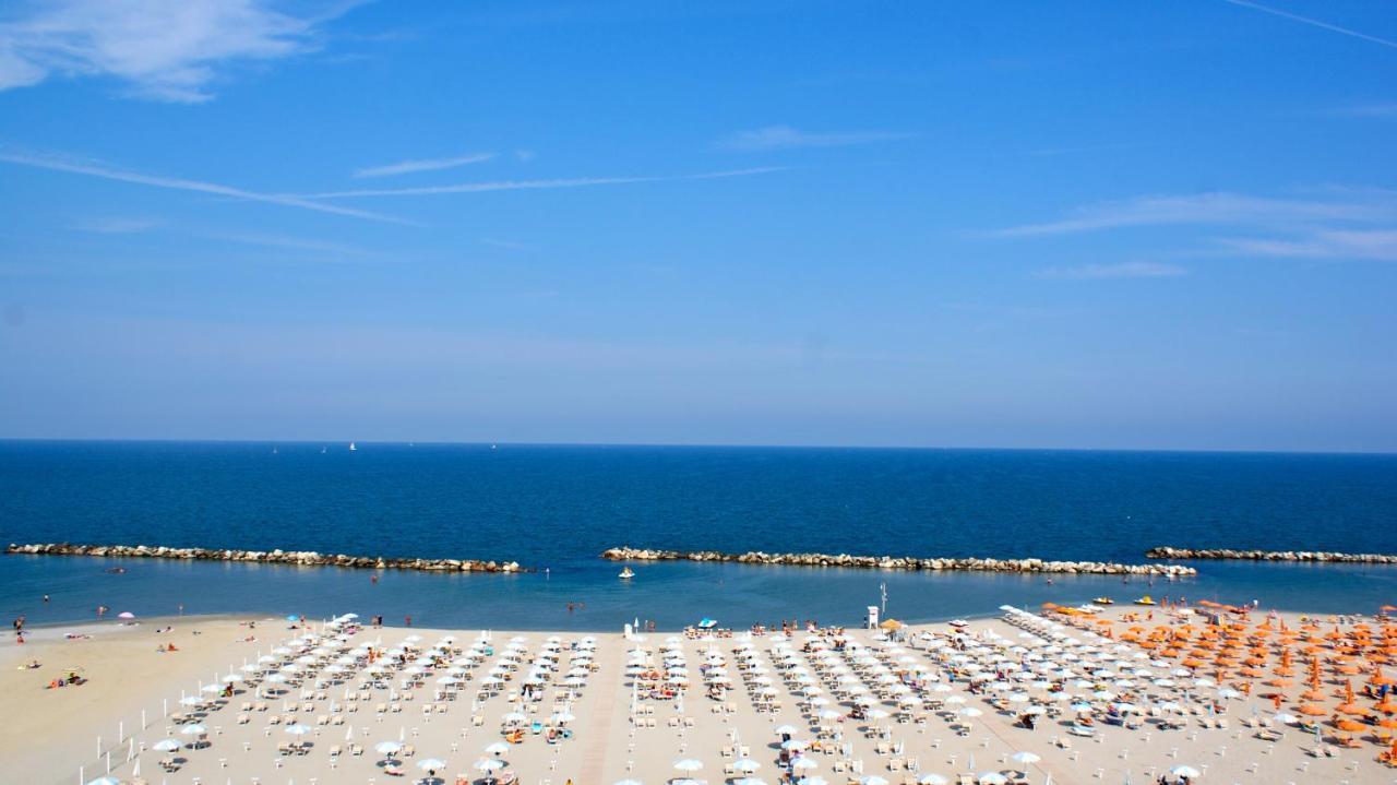 Hotel Palazzo Caveja Rimini Exteriör bild