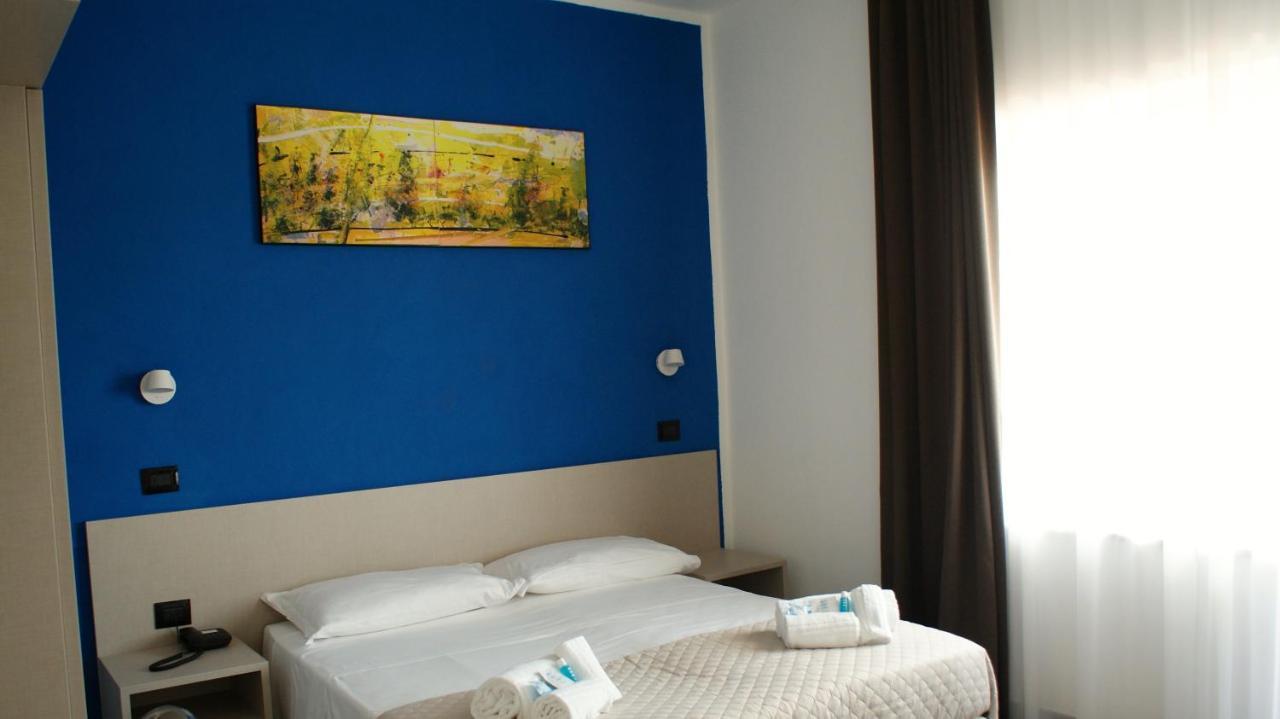 Hotel Palazzo Caveja Rimini Exteriör bild