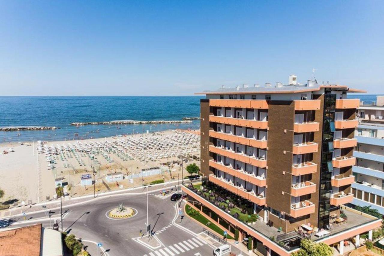 Hotel Palazzo Caveja Rimini Exteriör bild